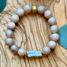 Load image into Gallery viewer, Biwa Pearl and Gemstone Bracelet