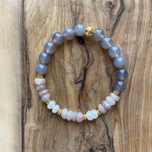 Load image into Gallery viewer, Peach Moonstone and Gold Bracelet