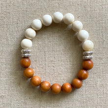 Load image into Gallery viewer, Sandalwood and Tridacna Shell Bracelet