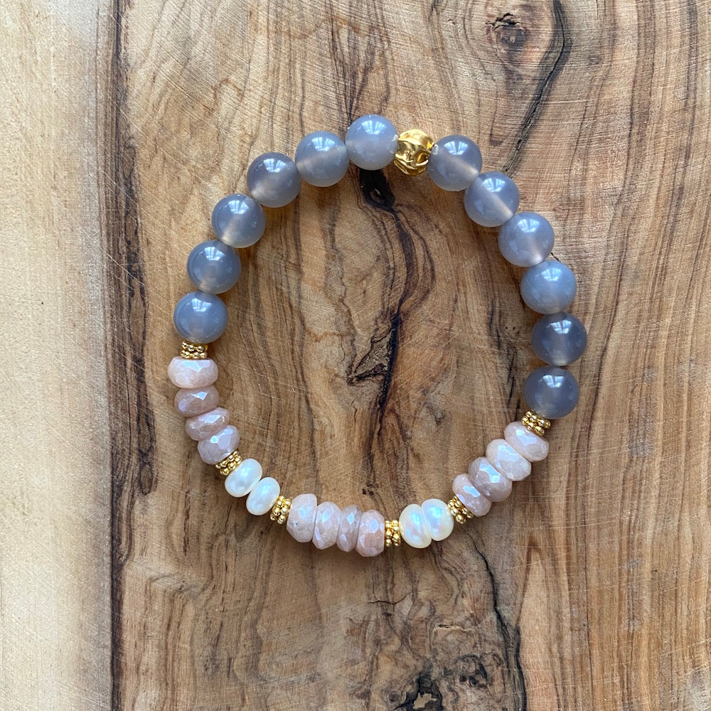 Gray Chalcedony, Peach Moonstone and Freshwater Pearls Bracelet