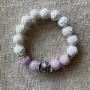 Carved Tridacna Shell and Kunzite Bracelet