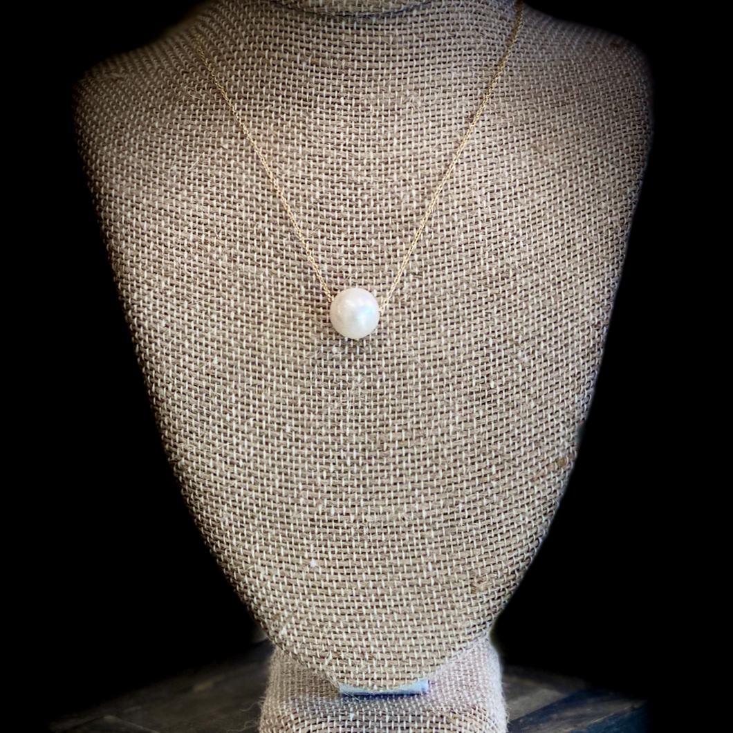 Simple Pearl and Gold Chain Necklace