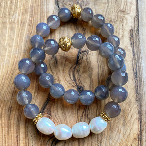 Gray Chalcedony and Freshwater Pearls Bracelet Set